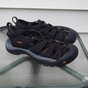 KEEN Newport H2 waterproof sandals Black/Red, 9